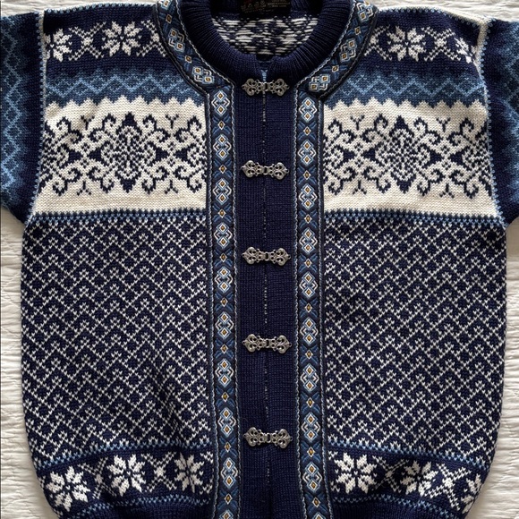 Nordstrikk Wool Cardigan - Picture 9 of 11